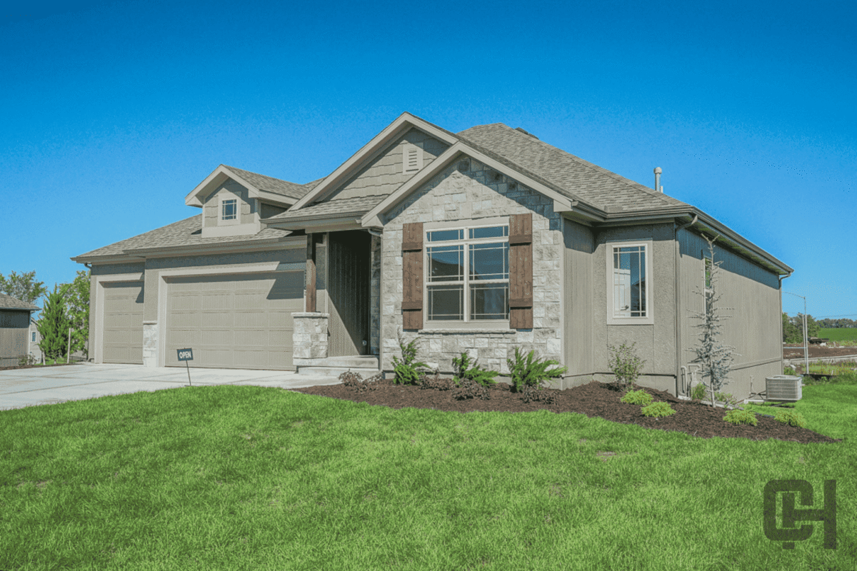 Verona II Exterior Angle By Comerio Homes In Northwest Arkansas