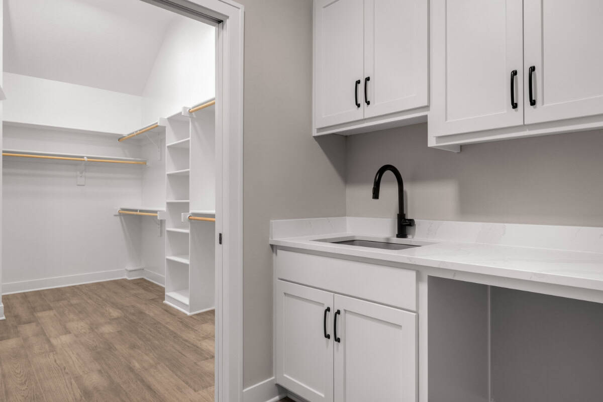 Built In Laundry Sink With Upper Cabinets