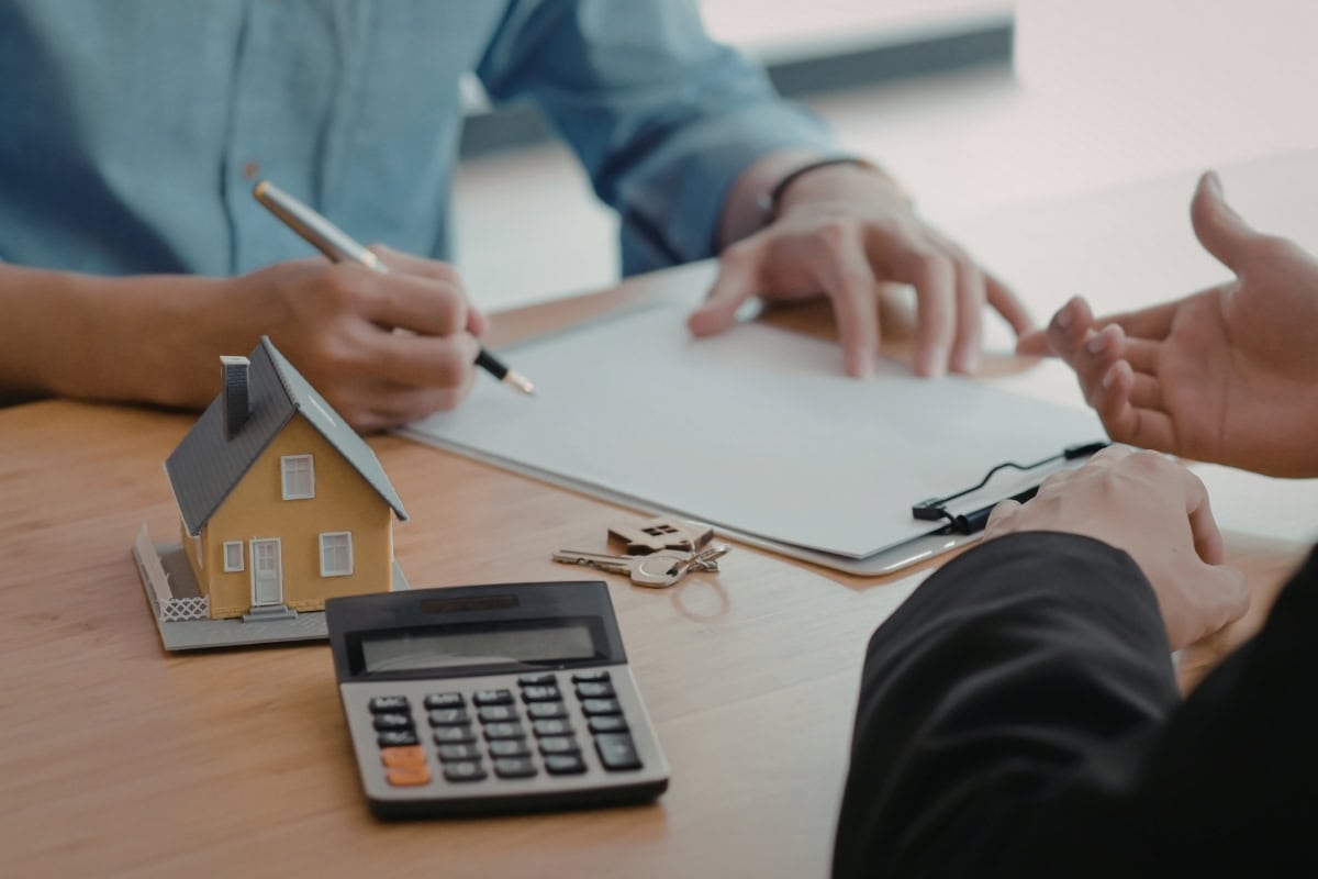 Meeting to discuss home planning documents