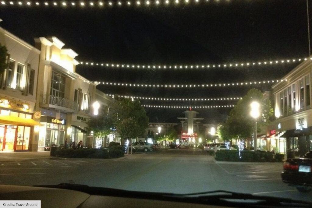 Pinnacle Hills Promenade Shopping Area In Rogers Arkansas